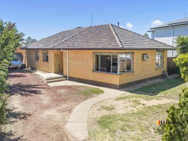 House For Sale - VIC - Echuca - 3564 - Four Bedrooms, a Huge 1,053m² Block and Plenty of Potential!  (Image 2)