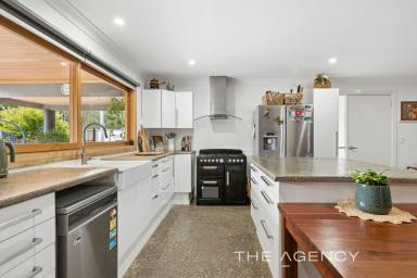 House For Sale - WA - Stoneville - 6081 - A Private Hills Haven With Room for Everyone — and Everything!  (Image 2)