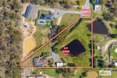 House For Sale - VIC - Stawell - 3380 - Exceptional Family Living on 2.5 Acres (Image 2)
