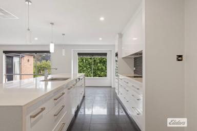 House For Sale - VIC - Stawell - 3380 - Exceptional Family Living on 2.5 Acres (Image 2)