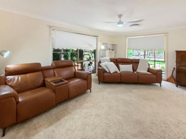 House For Sale - NSW - Leeton - 2705 - SPACE, COMFORT & LIFESTYLE ON APPROX. ONE ACRE (Image 2)