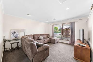 House For Sale - VIC - Mildura - 3500 - MOVE IN READY & WELL POSITIONED  (Image 2)