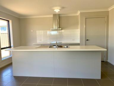 House For Lease - VIC - Echuca - 3564 - Urban Country Lifestyle  (Image 2)
