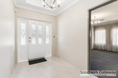 House For Sale - WA - Baldivis - 6171 - MODERN COMFORT MEETS FAMILY FUNCTIONALITY  (Image 2)