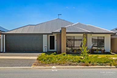 House For Sale - WA - Hammond Park - 6164 - Modern 2024-Built Family Living with Theatre, Scullery & Alfresco  (Image 2)
