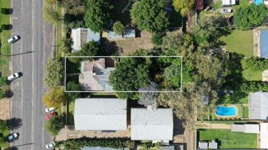 House For Sale - NSW - Moree - 2400 - Quaint Cottage with Character and Convenience (Image 2)