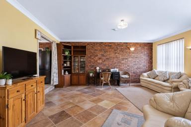 House For Sale - NSW - Gulgong - 2852 - MORE SPACE, MORE POSSIBILITIES! (Image 2)
