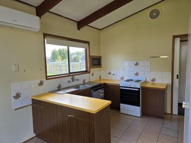 House For Lease - VIC - Port Welshpool - 3965 - Seaside Family Home  (Image 2)