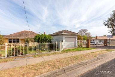 House For Sale - NSW - Bega - 2550 - PRIME CENTRAL BEGA OPPORTUNITY - HOME OR BUSINESS (Image 2)