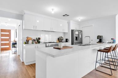 House For Sale - VIC - Merbein - 3505 - Room for the Whole Family in the Heart of Merbein  (Image 2)