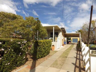 House For Lease - NSW - Tamworth - 2340 - Neat and Tidy Three Bedroom Home in Hillvue  (Image 2)