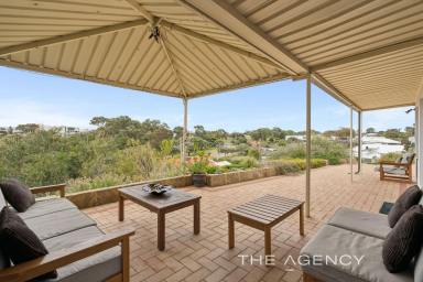 House For Sale - WA - Hillarys - 6025 - All of the Bells and Whistles! (Image 2)