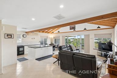 House For Sale - WA - Hillarys - 6025 - All of the Bells and Whistles! (Image 2)