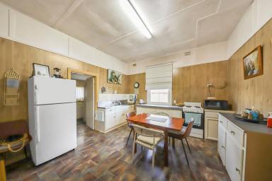 House For Sale - NSW - Batlow - 2730 - Living on a Generous Block in Batlow!  (Image 2)