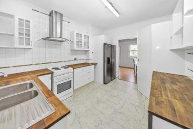 House For Sale - NSW - Batlow - 2730 - Charming 2-Bedroom Home (Image 2)