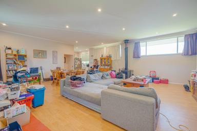 House For Sale - VIC - Myrtleford - 3737 - Spacious Family Home with Plenty of Potential  (Image 2)