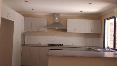 Villa For Lease - WA - Cannington - 6107 - CANNINGTON 3x2 spacious villa $800pw (Image 2)