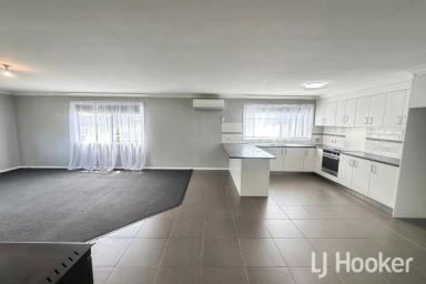 House For Sale - NSW - Inverell - 2360 - Quality Home in Ross Hill Location  (Image 2)