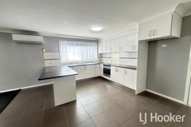 House For Sale - NSW - Inverell - 2360 - Quality Home in Ross Hill Location  (Image 2)
