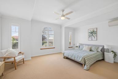 House For Sale - WA - Beeliar - 6164 - EXPANSIVE FAMILY HOME WITH GREAT WALKABILITY  (Image 2)