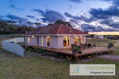 House For Sale - SA - Coorong - 5264 - YOUR OWN COORONG OASIS – PEACEFUL ESCAPE OR PERMANENT RETREAT.  (Image 2)