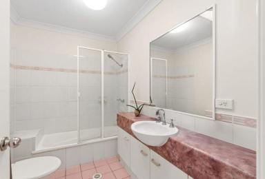Townhouse For Lease - QLD - Palm Beach - 4221 - Beachside Living in Palm Beach (Image 2)