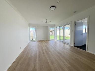 House For Lease - NSW - Old Bar - 2430 - BRAND-NEW DUPLEX WITH MODERN COMFORT  (Image 2)